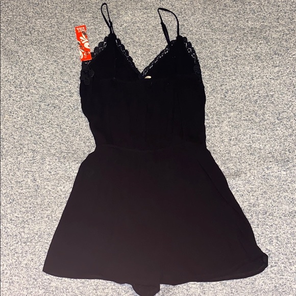 Romper. - Picture 2 of 2